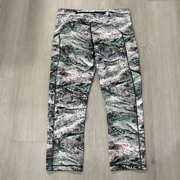 Lululemon Speed Up Crop *21" - Picture 5 of 7